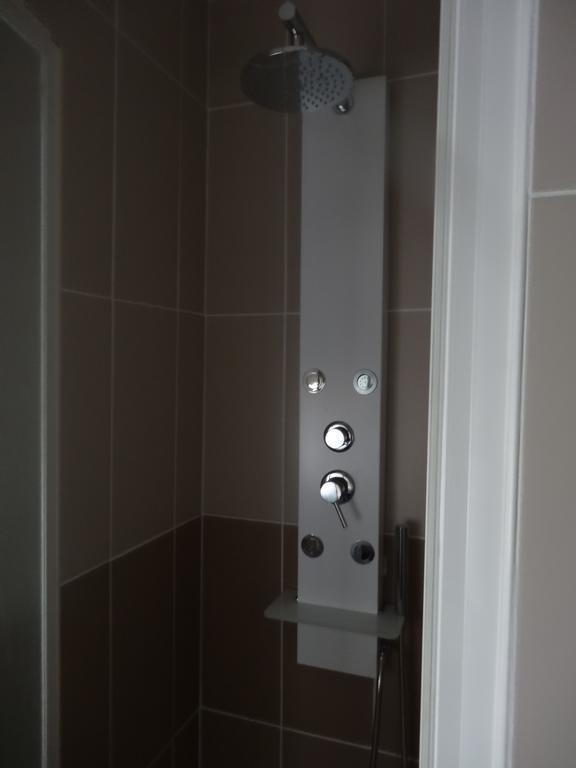 La Bromontoise Chambres D'Hotes Pontgibaud Habitación foto