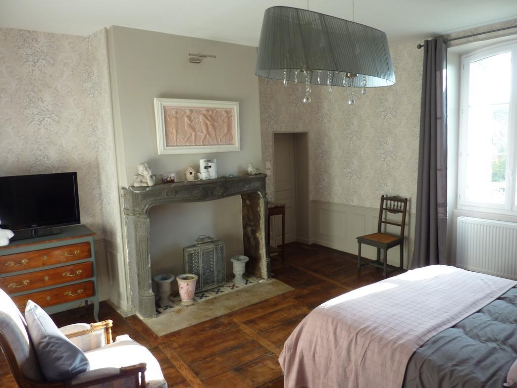 La Bromontoise Chambres D'Hotes Pontgibaud Habitación foto