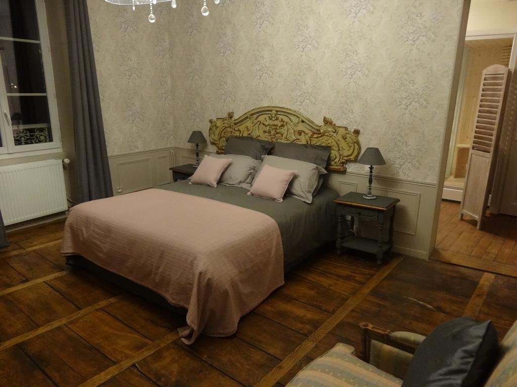 La Bromontoise Chambres D'Hotes Pontgibaud Habitación foto